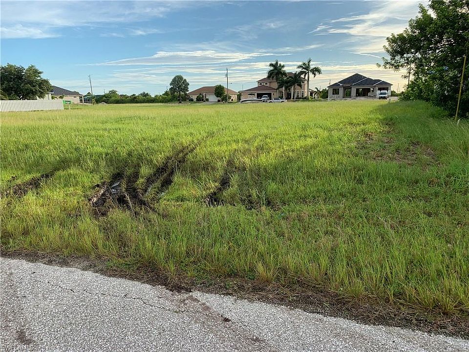 1st image of 306 NW 25th Pl