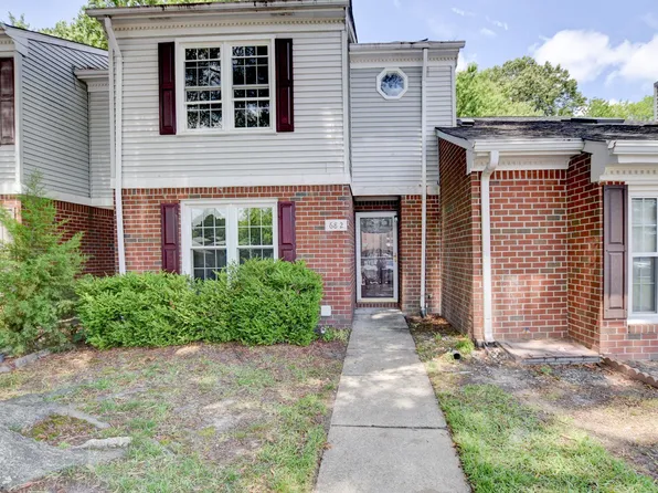 682 Hollomon Dr, Hampton, VA 23666