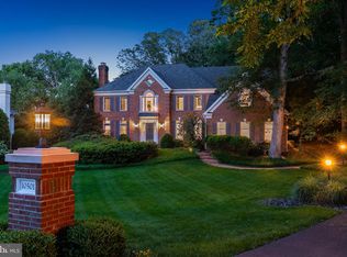 10501 Hannah Farm Rd, Oakton, VA 22124