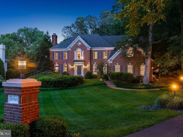 10501 Hannah Farm Rd, Oakton, VA 22124