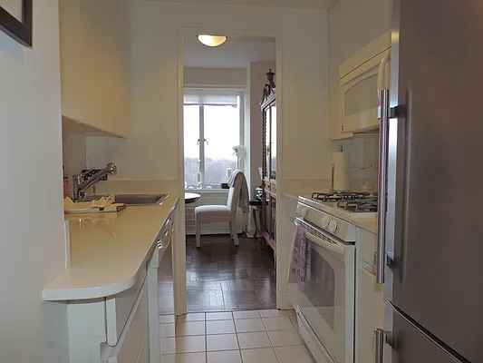 Rented by essential NEW YORK Real Estate | media 30