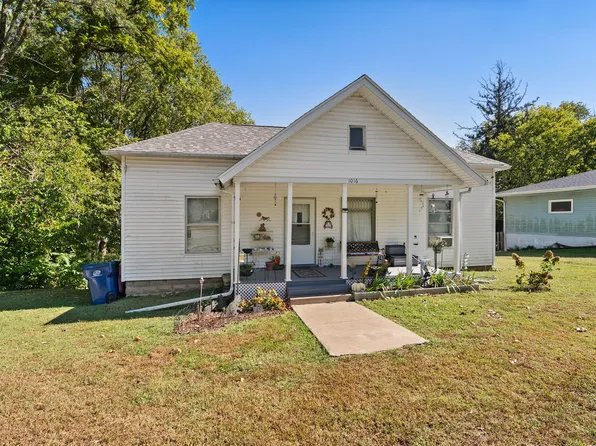 1016 SE 2nd Ave, Aledo, IL 61231