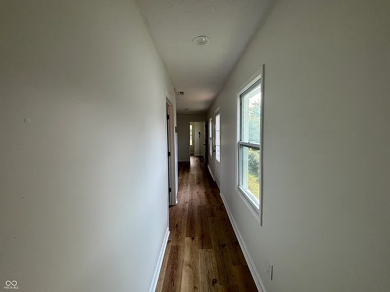 2322 Paris Ave — Photo 4