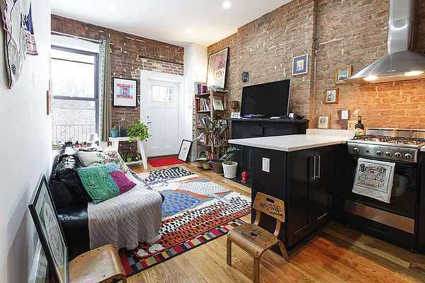 Rented by Moment Realty LLC | media 5