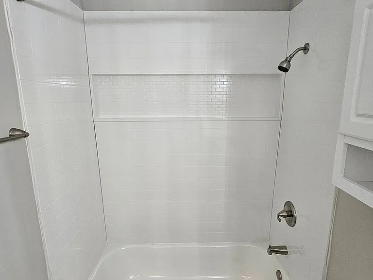 126 S Franklin St #16 — Photo 6