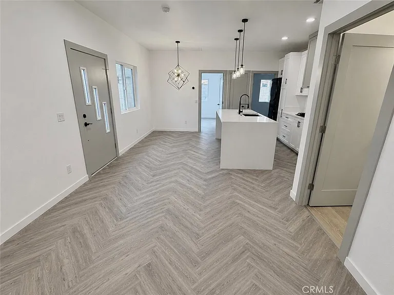 2643 Summerchase Ave #B — Photo 3