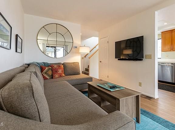 5th image of 5221 Driftwood St
