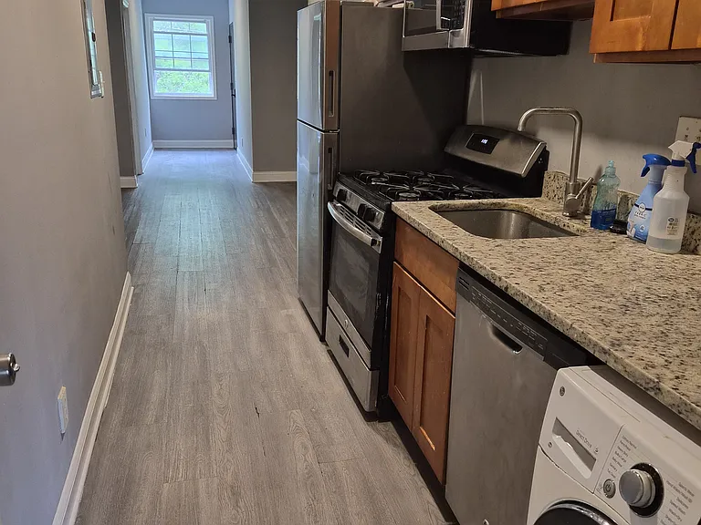 724 31st St SE — Photo 13