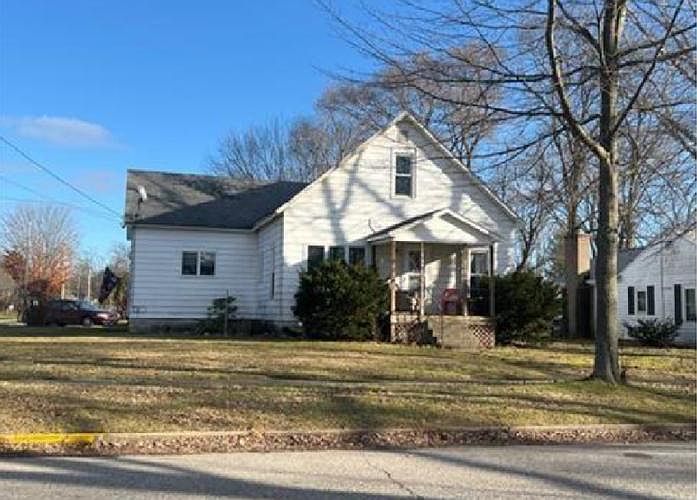 1st image of 404 S Weaver Ave