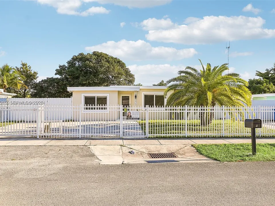 23 Miami Gardens Rd