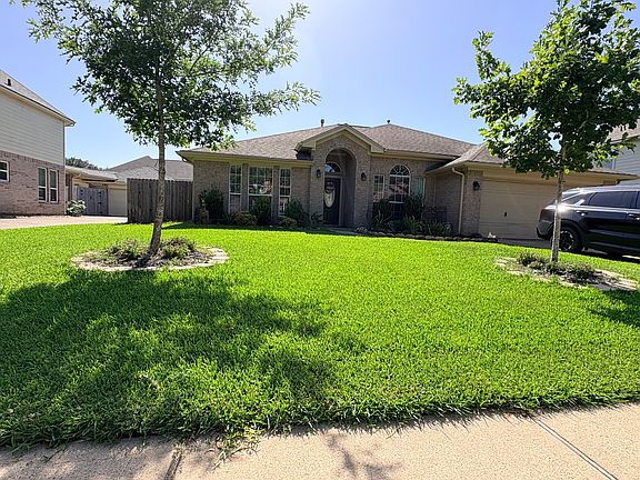 2nd image of 3902 Conroe Lake Ct