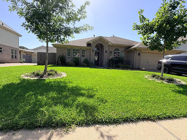 3902 Conroe Lake Ct — Photo 2