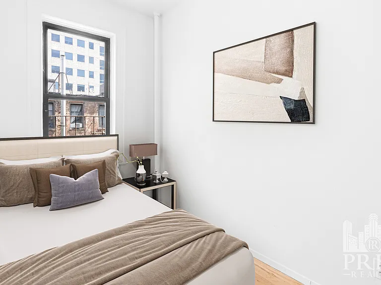 429 E 65th St #22 — Photo 3