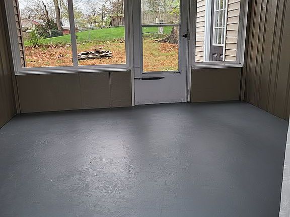 3rd image of 33 Overhill Dr