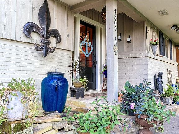 3rd image of 4309 Essex St