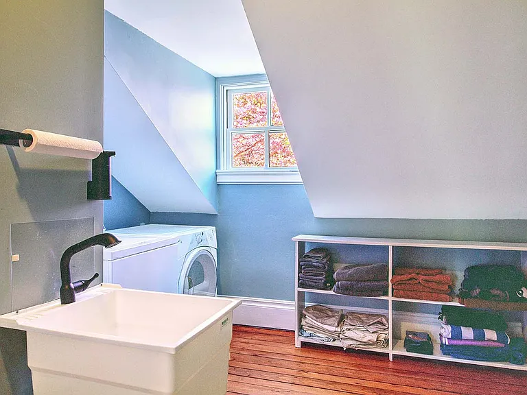 240 Brown St #2 — Photo 35