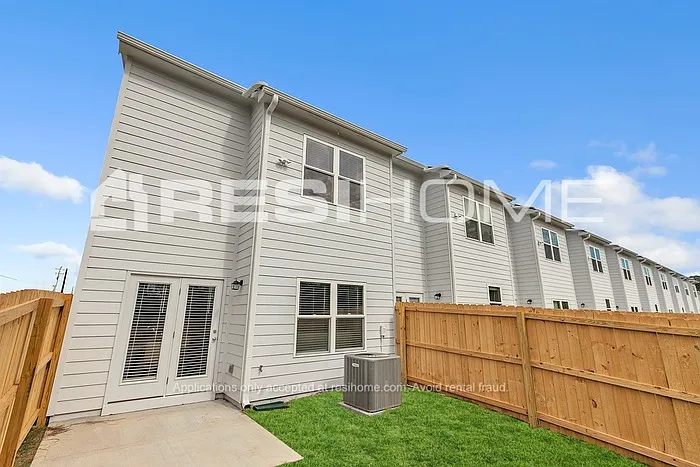 25 Southpoint Dr — Photo 13