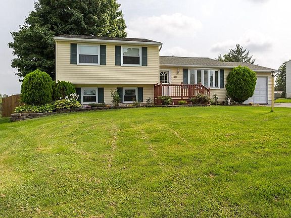 2nd image of 4272 Amblewood Ln