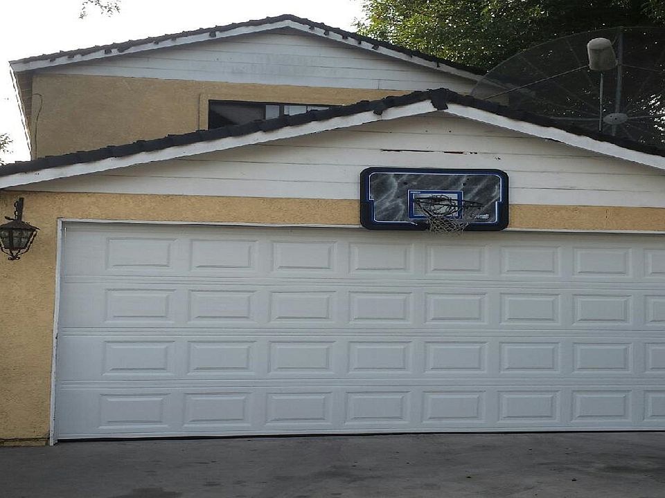 1st image of 825 S Poinsettia Ave