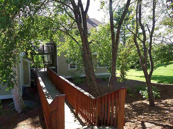2nd image of 136 Murray Hill, Unit #27