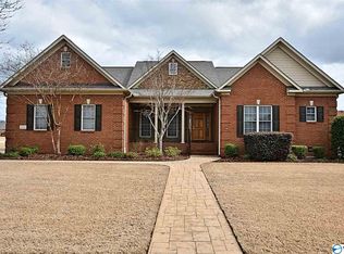 214 Crownridge Dr E, Madison, AL 35756