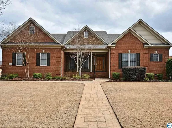 214 Crownridge Dr E, Madison, AL 35756