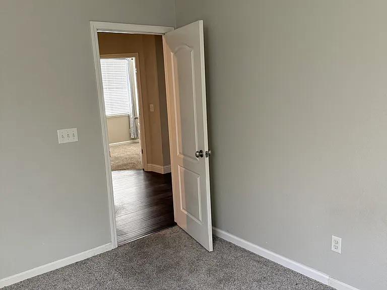 6 Mantauk Point Pl — Photo 5