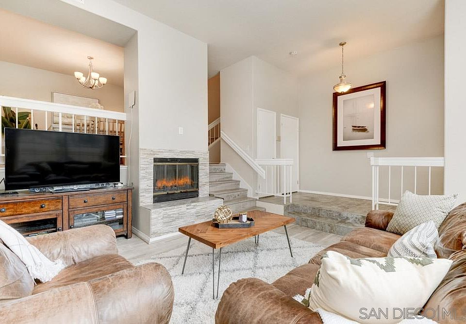 1st image of 4095 Porte De Palmas Unit 113