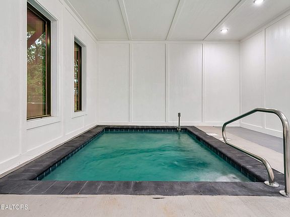 3rd image of 1264 Reedmont Way