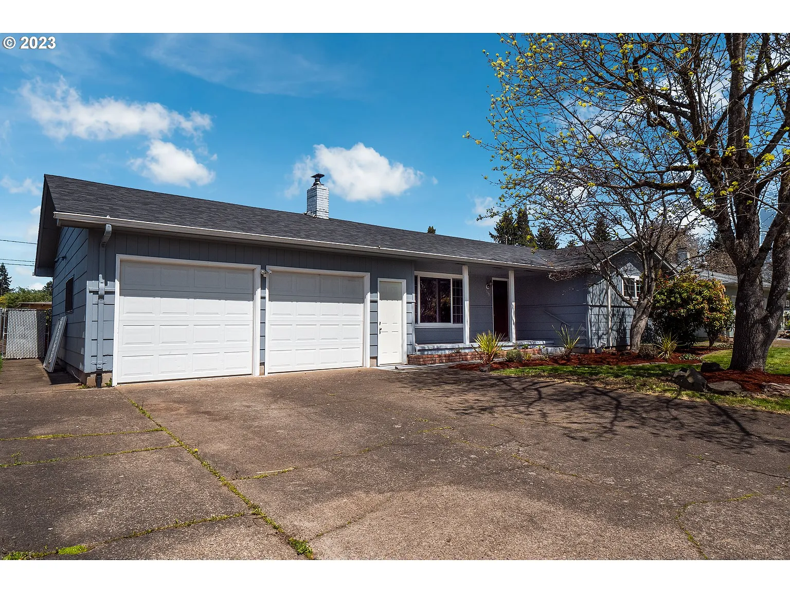 759 Sunview St photo 1