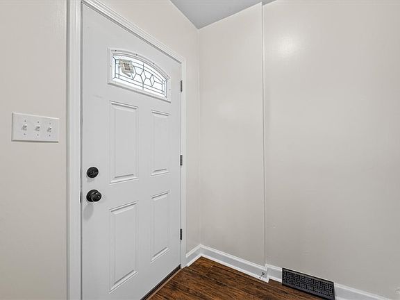 4th image of 2916 Glen Mawr St