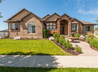 992 W Louise Meadow Dr, South Jordan, UT 84095