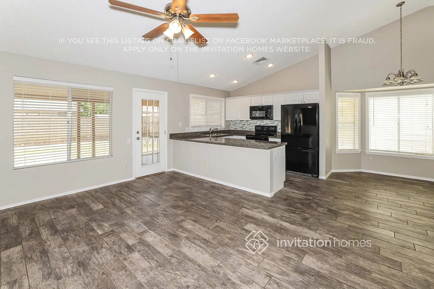 13167 N 81St Avenue Peoria, AZ 85381 — Photo 2