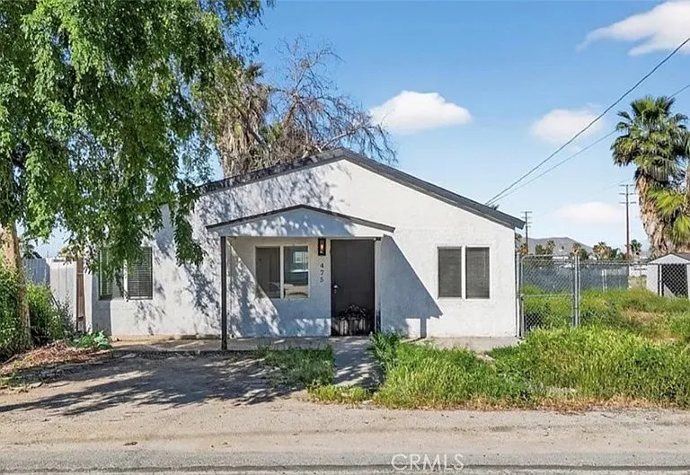 475 Transit Ave — Photo 1