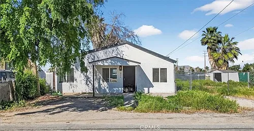 475 Transit Ave Photo 1