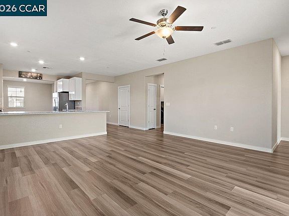 4th image of 4395 Canada Way