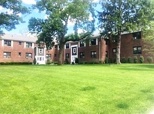 127 Cooper Dr APT 2A, New Rochelle, NY 10801