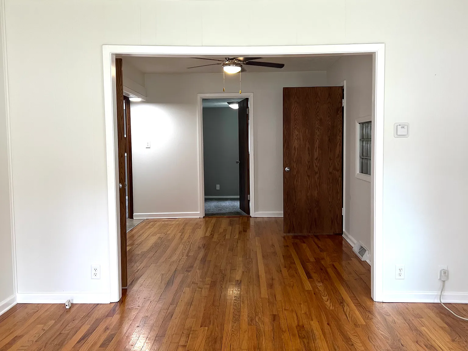 3 bed, 944 sqft, $1,250 — Photo 2