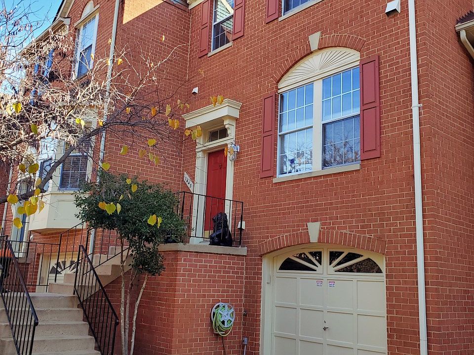 2nd image of 1443 Park Garden Ln