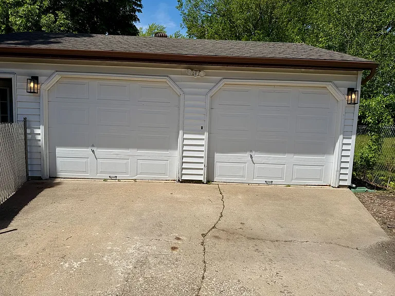 625-627 Sand Lake Rd — Photo 35