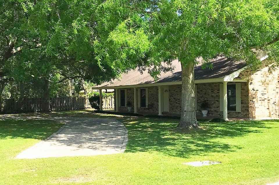 1st image of 101 Clausen Dr