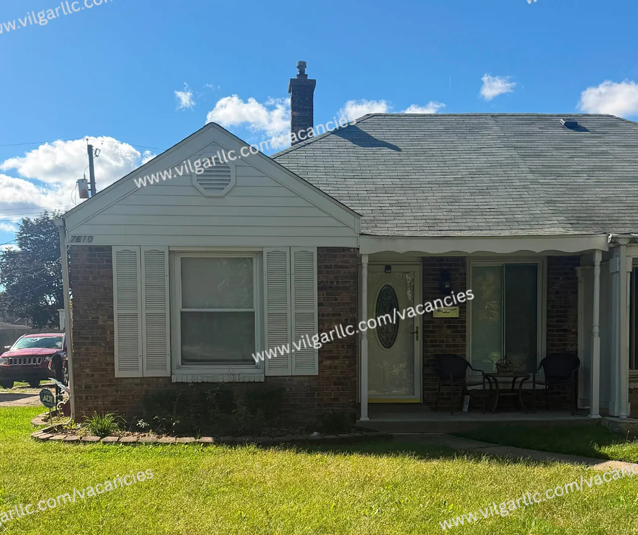 2 Bedroom 1 Bathroom — Photo 1