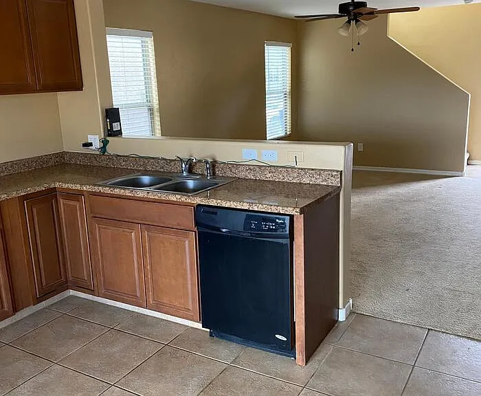 7047 S Ladys Thumb Ln — Photo 4