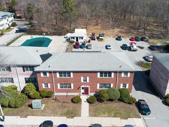 137 Lake Shore Rd APT 4, Brighton, MA 02135