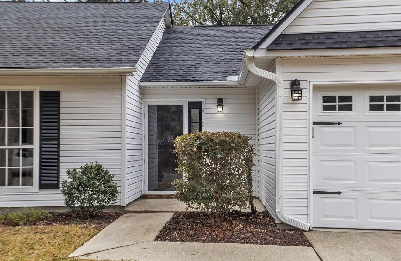 3 bed, 1300 sqft, $2,695 — Photo 2