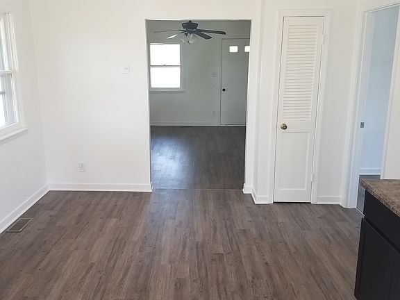 3rd image of 6815 W 128th Pl