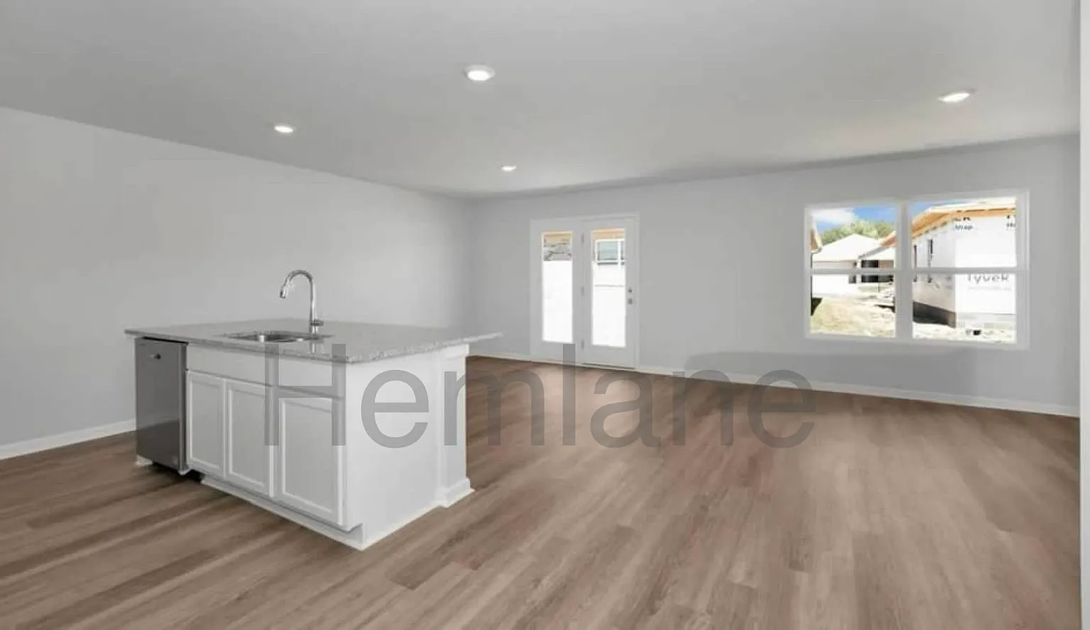 1507 Heritage Circle Southeast — Photo 2