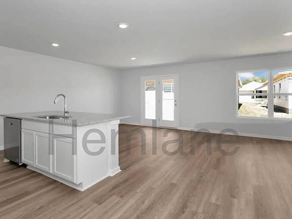 2nd image of 1507 Heritage Cir