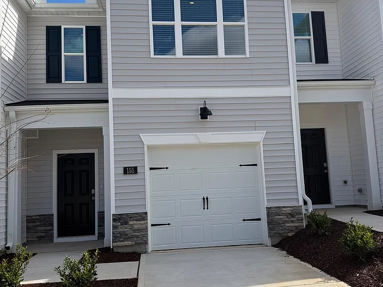 127 Starlight St — Photo 1