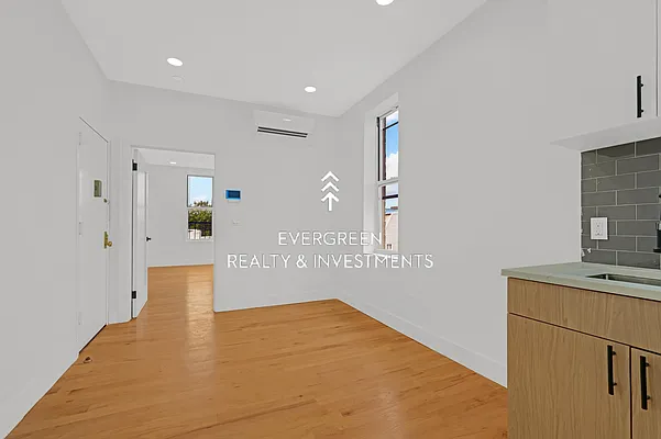 Rented by Evergreen Realty & Investments | media 8